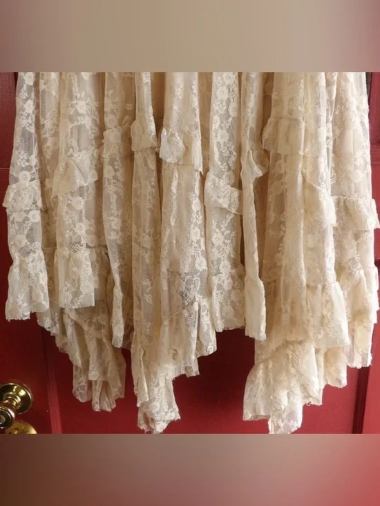 NWT BEAUTIFUL Easel Romantic Boho Asymmetrical Lace Tiered Skirt Cream Medium - Picture 4 of 7